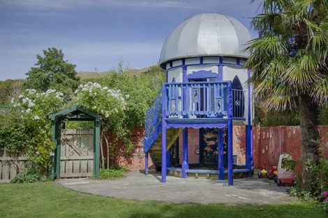 Photo of property in 37 Gillies Crescent, Waimarama, Havelock North, 4294