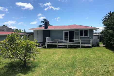 Photo of property in 14 Amberley Avenue, Te Atatu South, Auckland, 0610