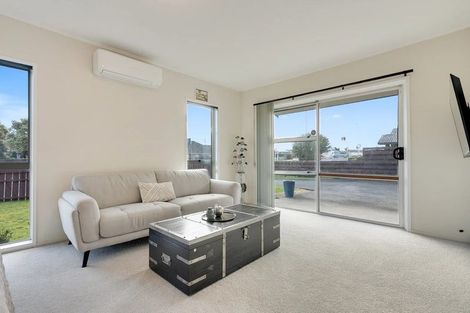 Photo of property in 6 Chichester Drive, Rosehill, Papakura, 2113