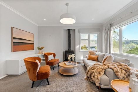 Photo of property in 7 Albemarle Road, Northland, Wellington, 6012