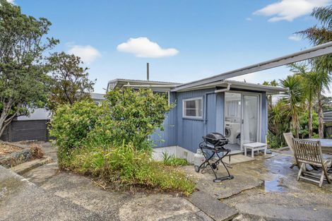 Photo of property in 11 Kendale Drive, Leigh, 0985