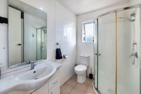 Photo of property in 33 Huruhuru Road, Massey, Auckland, 0614