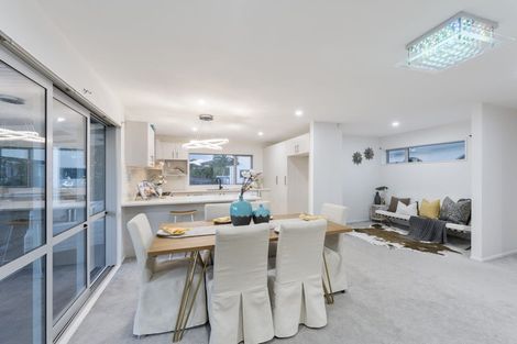 Photo of property in 2 Dhaka Lane, Ranui, Auckland, 0612