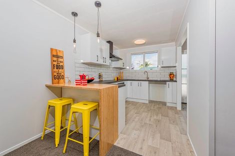 Photo of property in 1/26 Kemp Road, Massey, Auckland, 0614