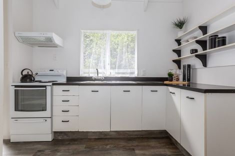 Photo of property in 54f2 Hungerford Road, Houghton Bay, Wellington, 6023