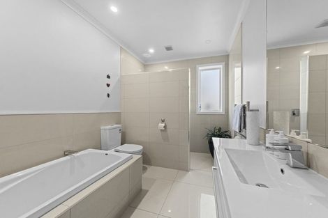 Photo of property in 59 Gilbert Street, New Plymouth, 4310