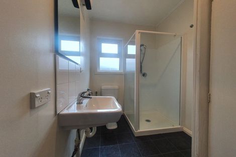 Photo of property in 3240a Great North Road, New Lynn, Auckland, 0600