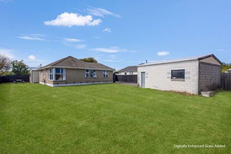 Photo of property in 25 Lambeth Crescent, Northcote, Christchurch, 8052