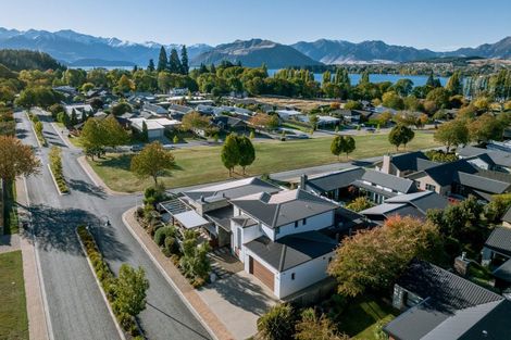 Photo of property in 31 Old Station Avenue, Wanaka, 9305