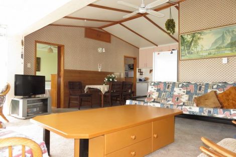 Photo of property in 315 Linton Crescent, Whangamata, 3620