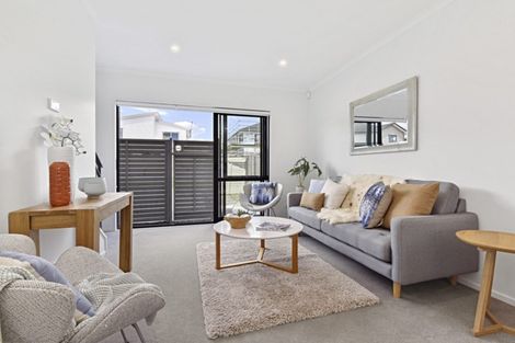 Photo of property in 22 Pepene Avenue, Takanini, 2112