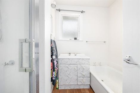 Photo of property in 86 Harrington Road, Henderson, Auckland, 0610