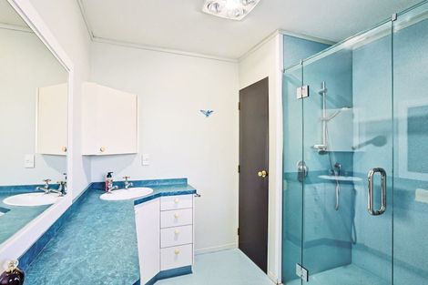 Photo of property in 102 Church Road, Taradale, Napier, 4112