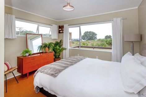 Photo of property in 10 Marine Parade, Cooks Beach, Whitianga, 3591