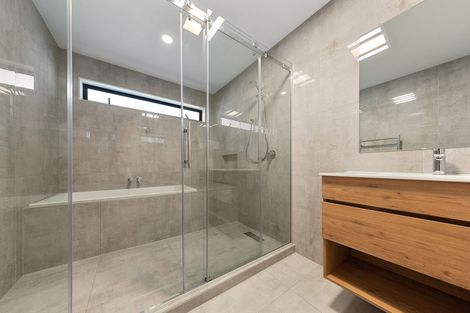 Photo of property in 75 Drumbuoy Drive, Flat Bush, Auckland, 2019