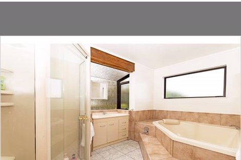Photo of property in 3 Whiting Grove, West Harbour, Auckland, 0618