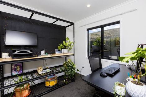 Photo of property in 51 Percy Kinsman Crescent, Riverstone Terraces, Upper Hutt, 5018