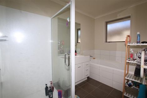 Photo of property in 46 Huntington Park Drive, Greenhithe, Auckland, 0632