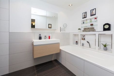 Photo of property in 50a Palatine Terrace, Saint Martins, Christchurch, 8022