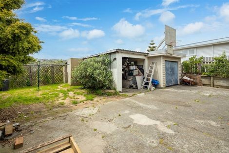 Photo of property in 34 Bassett Road, Johnsonville, Wellington, 6037