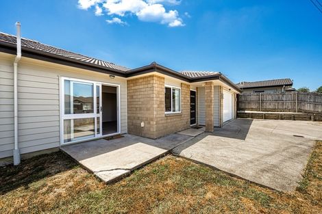 Photo of property in 16 John Broad Place, Flat Bush, Auckland, 2019