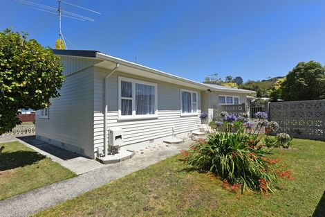 Photo of property in 16 Longfellow Street, Trentham, Upper Hutt, 5018