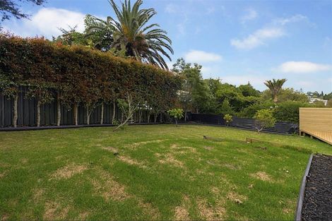 Photo of property in 60 Hilling Street, Titirangi, Auckland, 0604