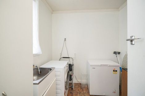 Photo of property in 54 Park Street, Winton, 9720