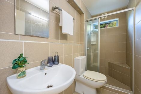 Photo of property in 21a Lyons Avenue, Murrays Bay, Auckland, 0630