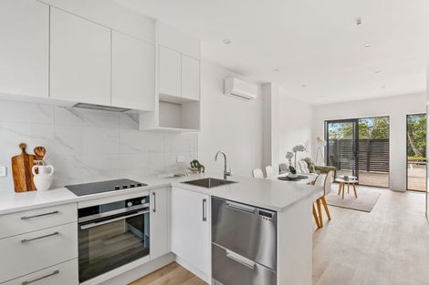 Photo of property in 3 Meg Lane, Glen Eden, Auckland, 0602