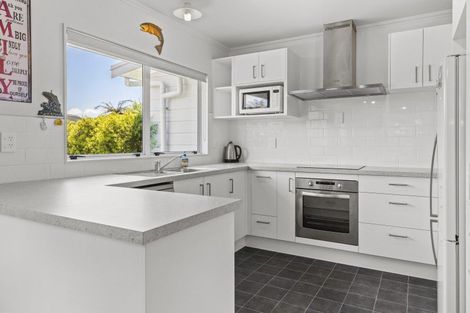 Photo of property in 8 Haines Grove, Rainbow Point, Taupo, 3330