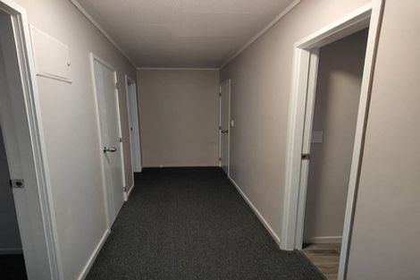 Photo of property in 20 Foyle Place, Glendene, Auckland, 0602