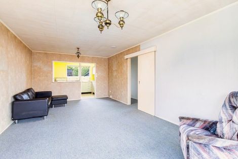 Photo of property in 2/185 Henderson Valley Road, Henderson, Auckland, 0612