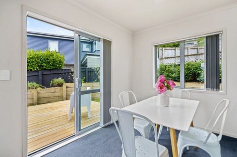 Photo of property in 5 Cresswell Place, Johnsonville, Wellington, 6037