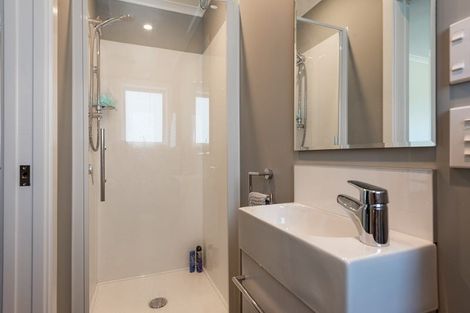 Photo of property in 20u2 Glanmire Road, Newlands, Wellington, 6037