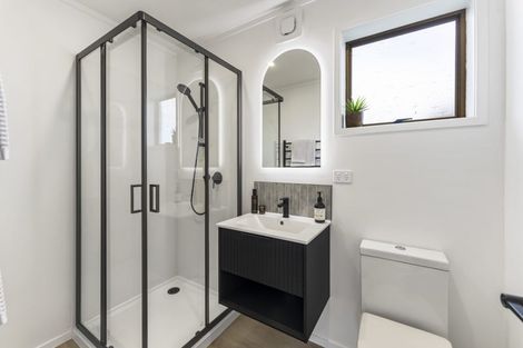 Photo of property in 1/10 Statesman Street, Henderson, Auckland, 0612