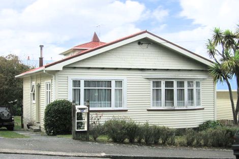 Photo of property in 42 Tamar Street, Island Bay, Wellington, 6023