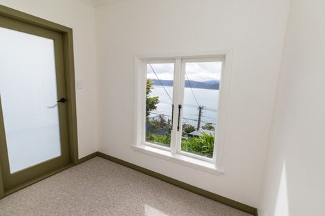 Photo of property in 71 Seatoun Heights Road, Seatoun, Wellington, 6022