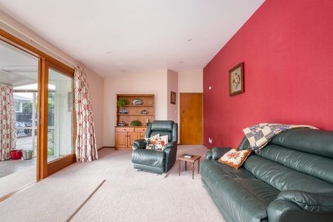 Photo of property in 72 Woodbury Street, Russley, Christchurch, 8042