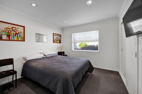 Photo of property in 27 Montague Grove, Stratford, 4332