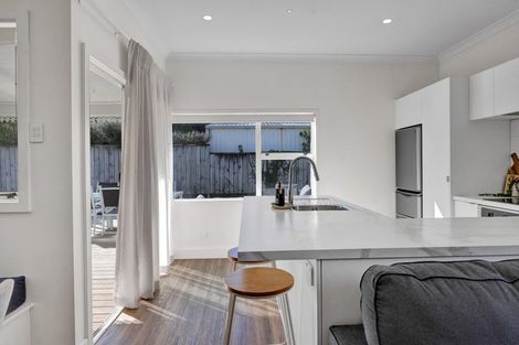 Photo of property in 2 Moana Crescent, Blagdon, New Plymouth, 4310