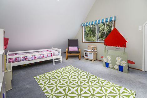 Photo of property in 299 Titirangi Road, Titirangi, Auckland, 0604