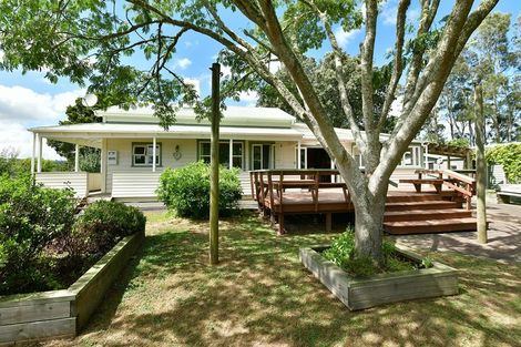 Photo of property in 2059 State Highway 16, Helensville, 0875