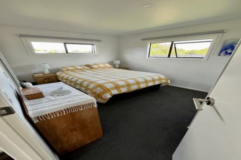 Photo of property in 8 Roseneath Place, Birkdale, Auckland, 0626