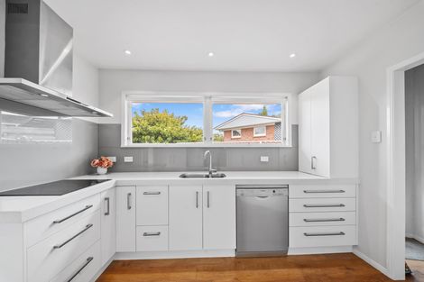 Photo of property in 10 Alf Walker Place, Papakura, 2110