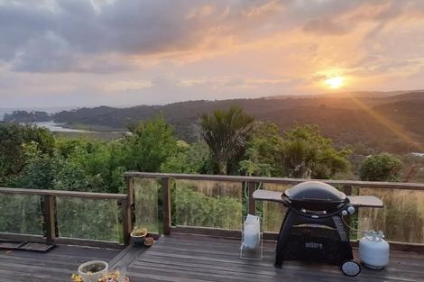 Photo of property in 30 Grendon Road, Titirangi, Auckland, 0604