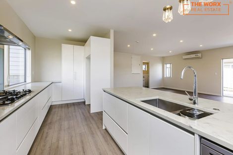 Photo of property in 11 Regis Park Drive, Pukekohe, 2120