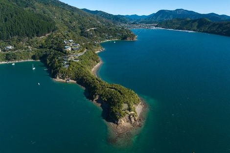 Photo of property in 318 Port Underwood Road, Whatamango Bay, Picton, 7281