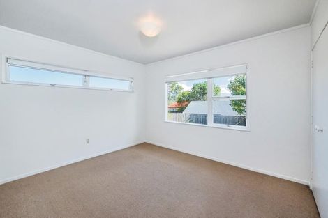 Photo of property in 42 Woodstock Road, Forrest Hill, Auckland, 0620