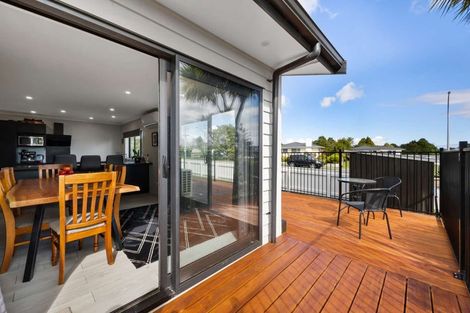 Photo of property in 17 Pukatea Street, Inglewood, 4330